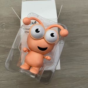 BNIB Peach Cricut Cutie